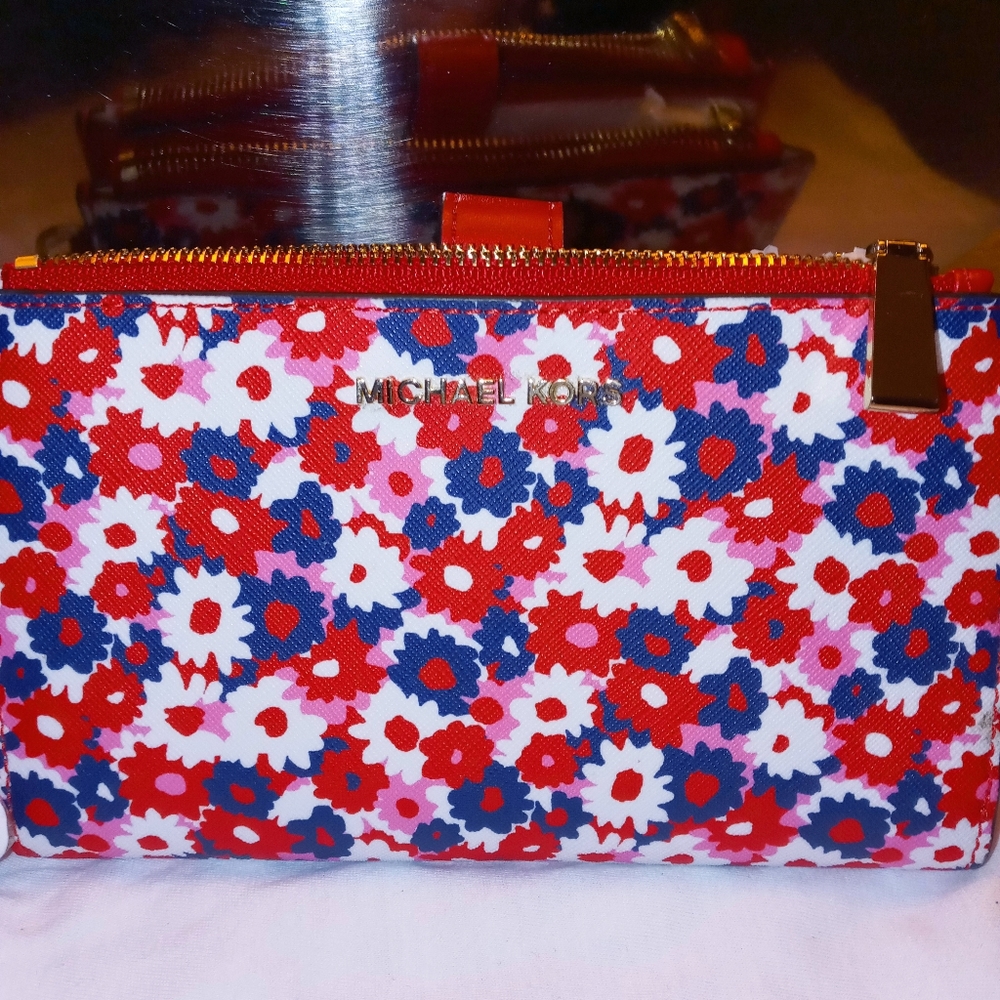 Micheal Kors Adele Wristlet